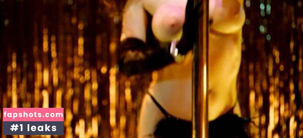 Holly Eglington gallery photo #26