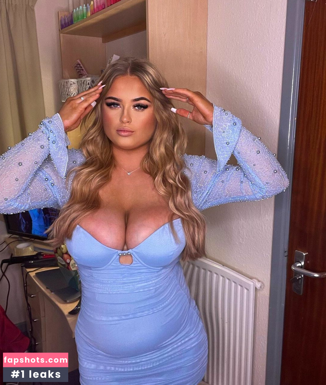 Holly Evans Nude Leaks OnlyFans Photos #5 - LeakJerk