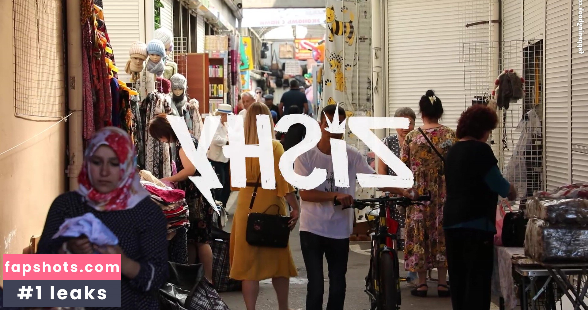 Holly Garner gallery photo #207