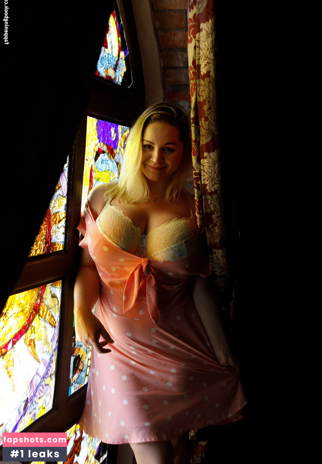 Holly Garner gallery photo #223