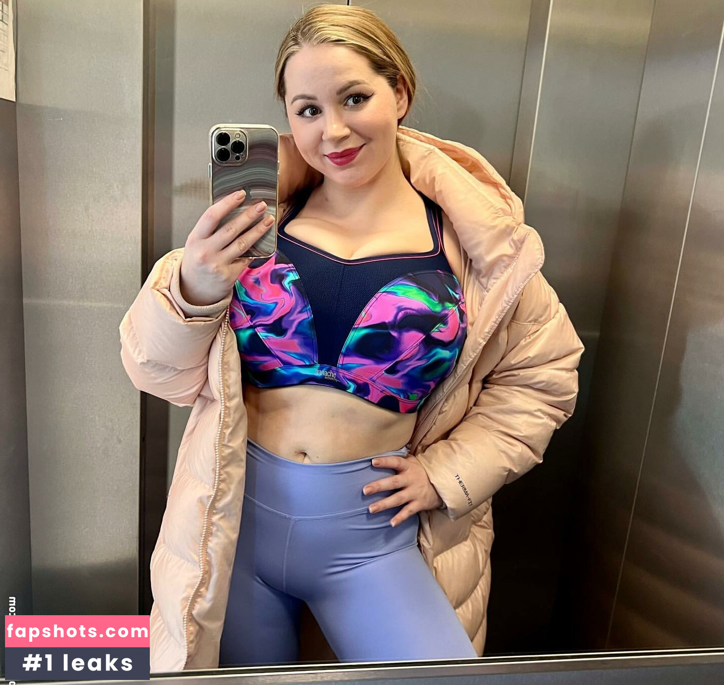 Holly Garner gallery photo #311