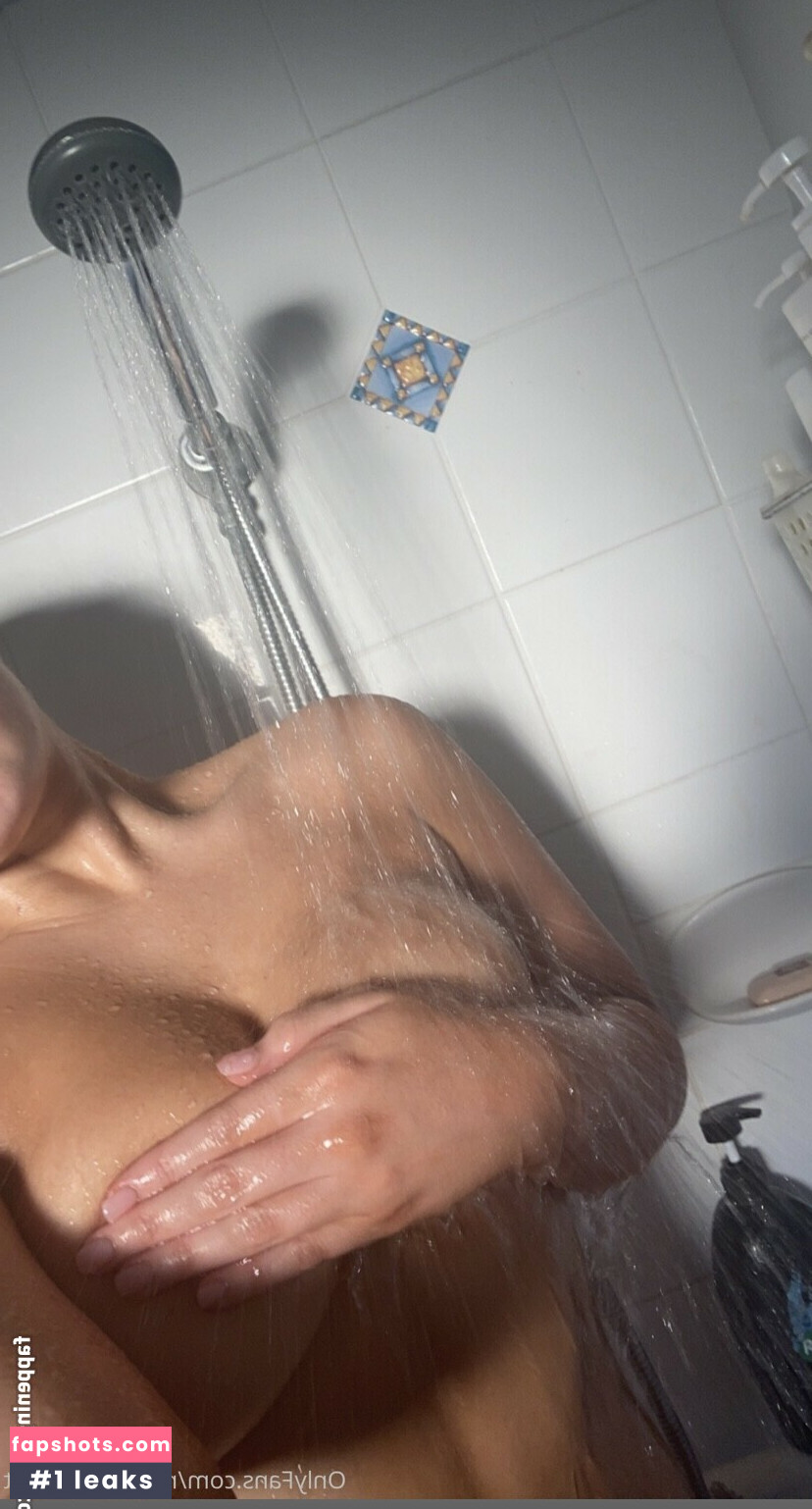 Holly Gunn Nude Leaks OnlyFans Photos #3 - LeakJerk
