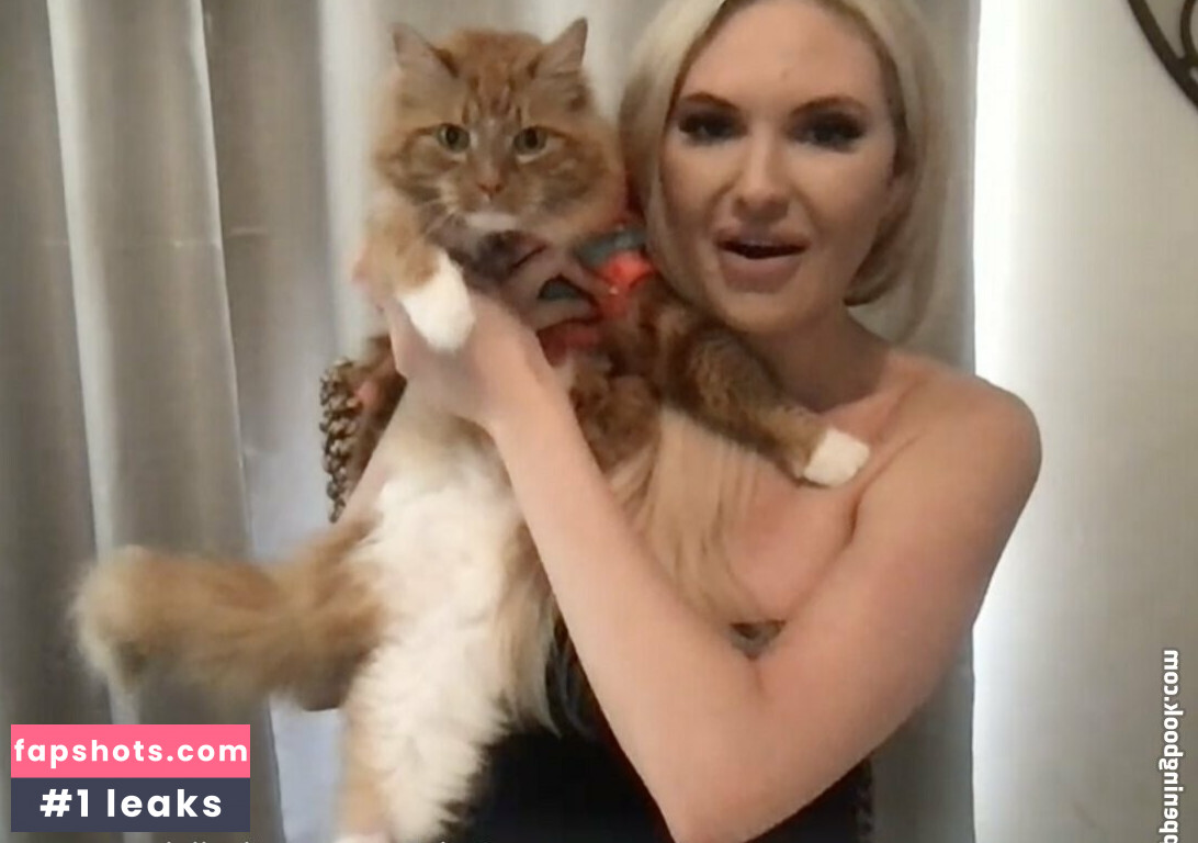 Holly H gallery photo #14