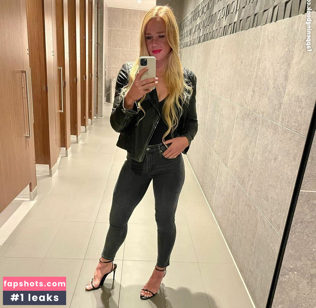 Holly Holm gallery photo #35