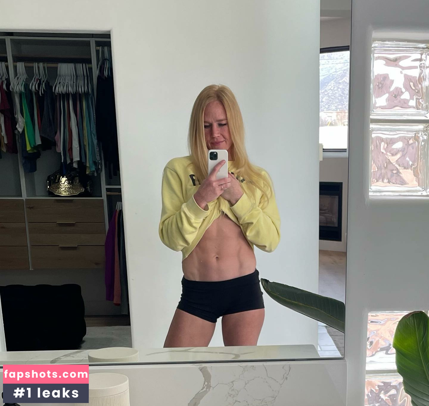 Holly Holm gallery photo #38