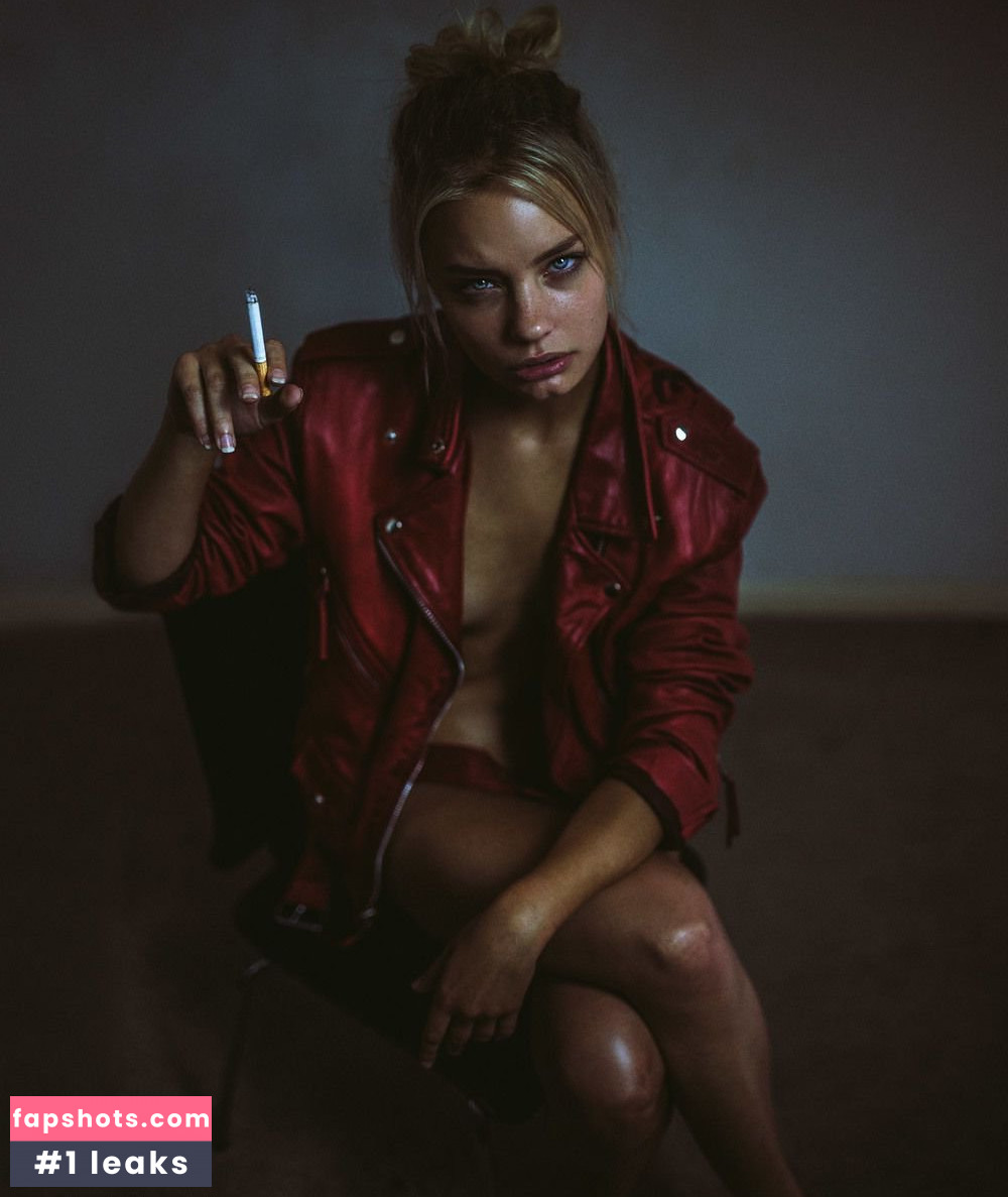 Holly Horne gallery photo #25