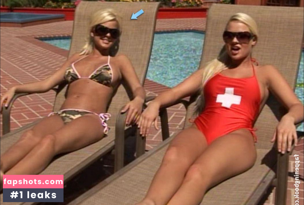 Holly Huddleston gallery photo #22