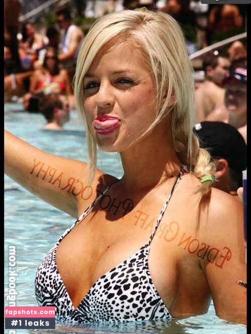 Holly Huddleston gallery photo #9