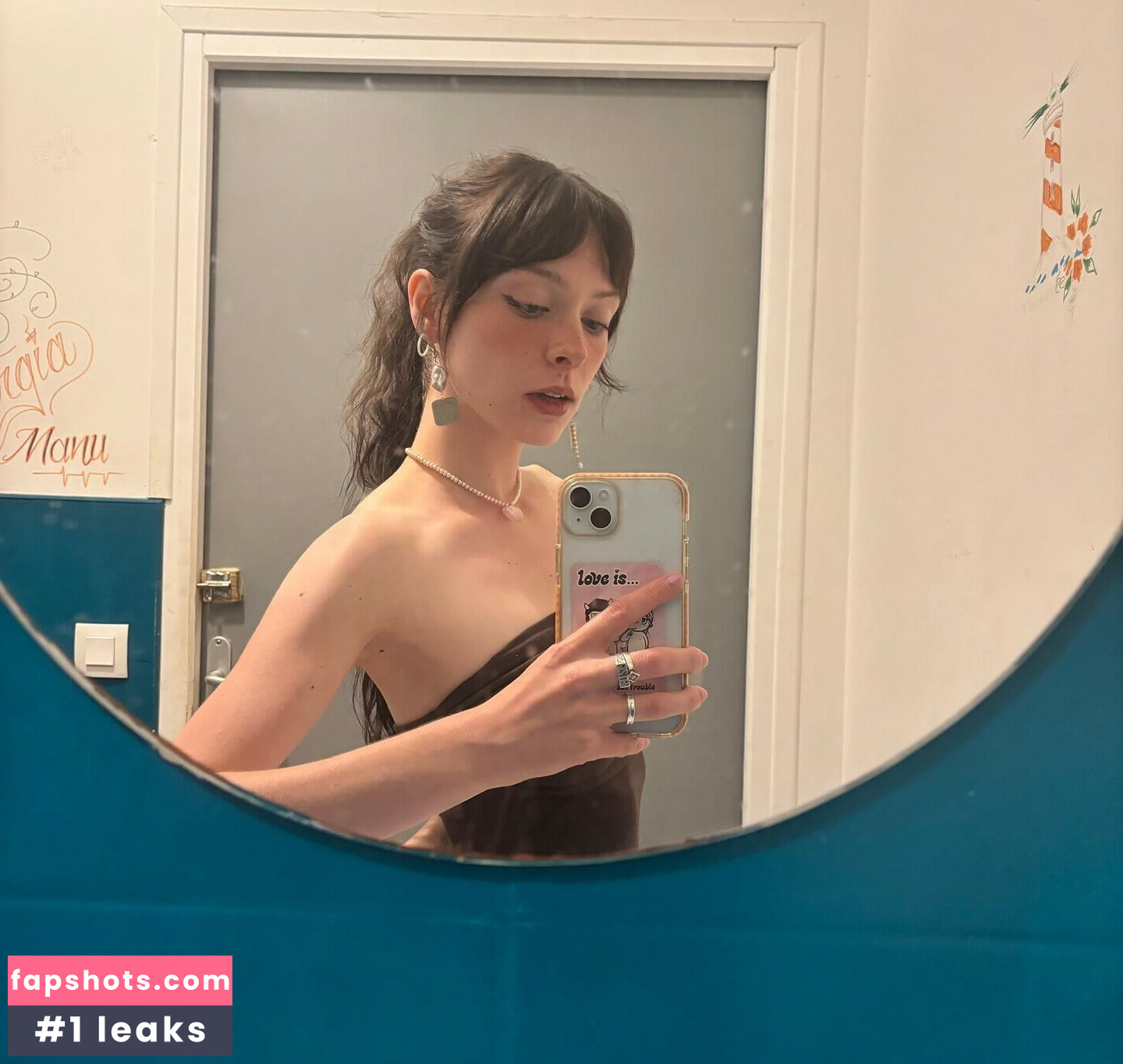 Holly Humberstone gallery photo #3