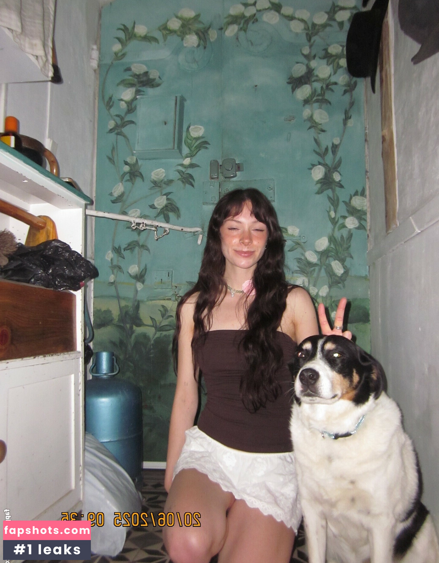 Holly Humberstone gallery photo #5