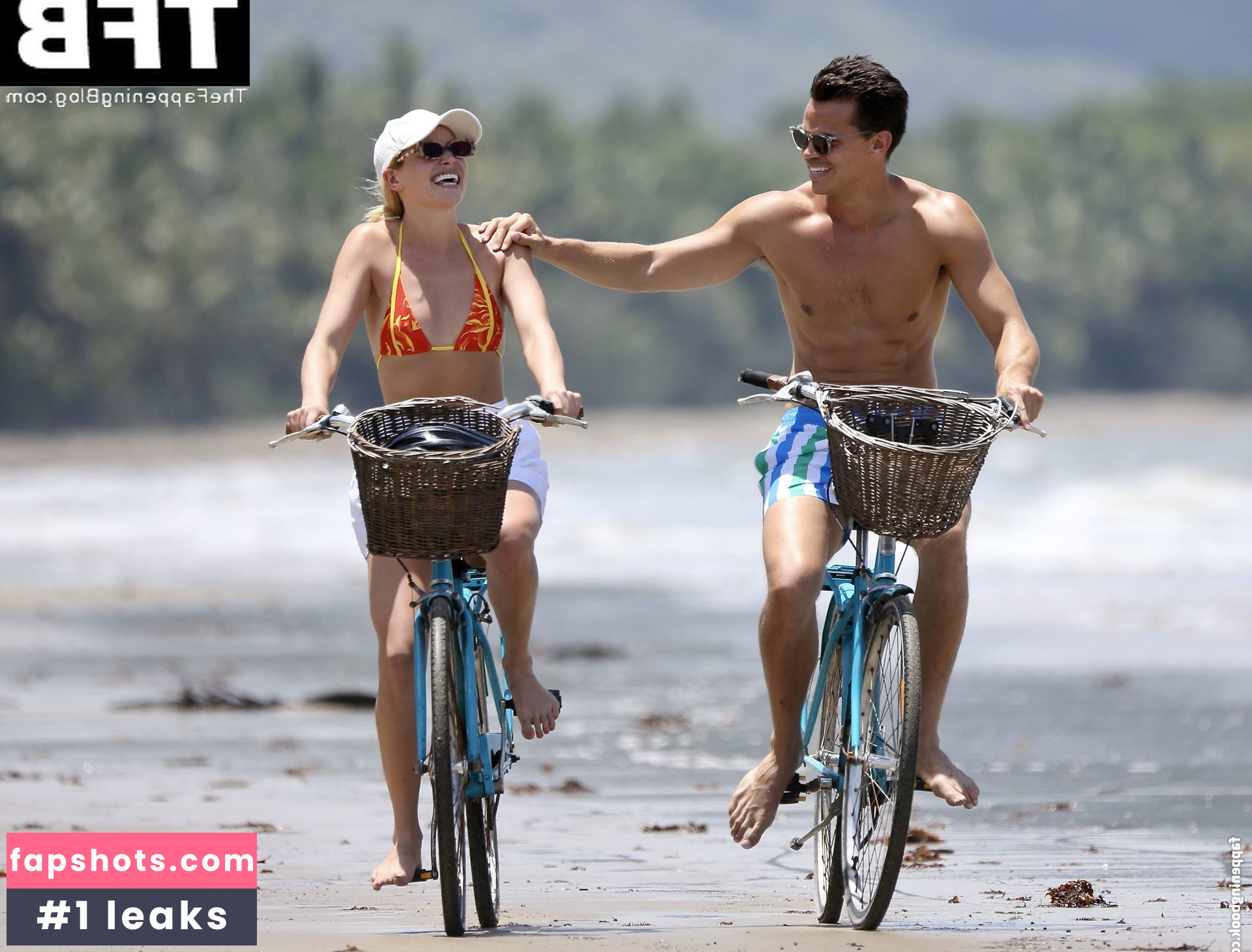 Holly Kingston gallery photo #48