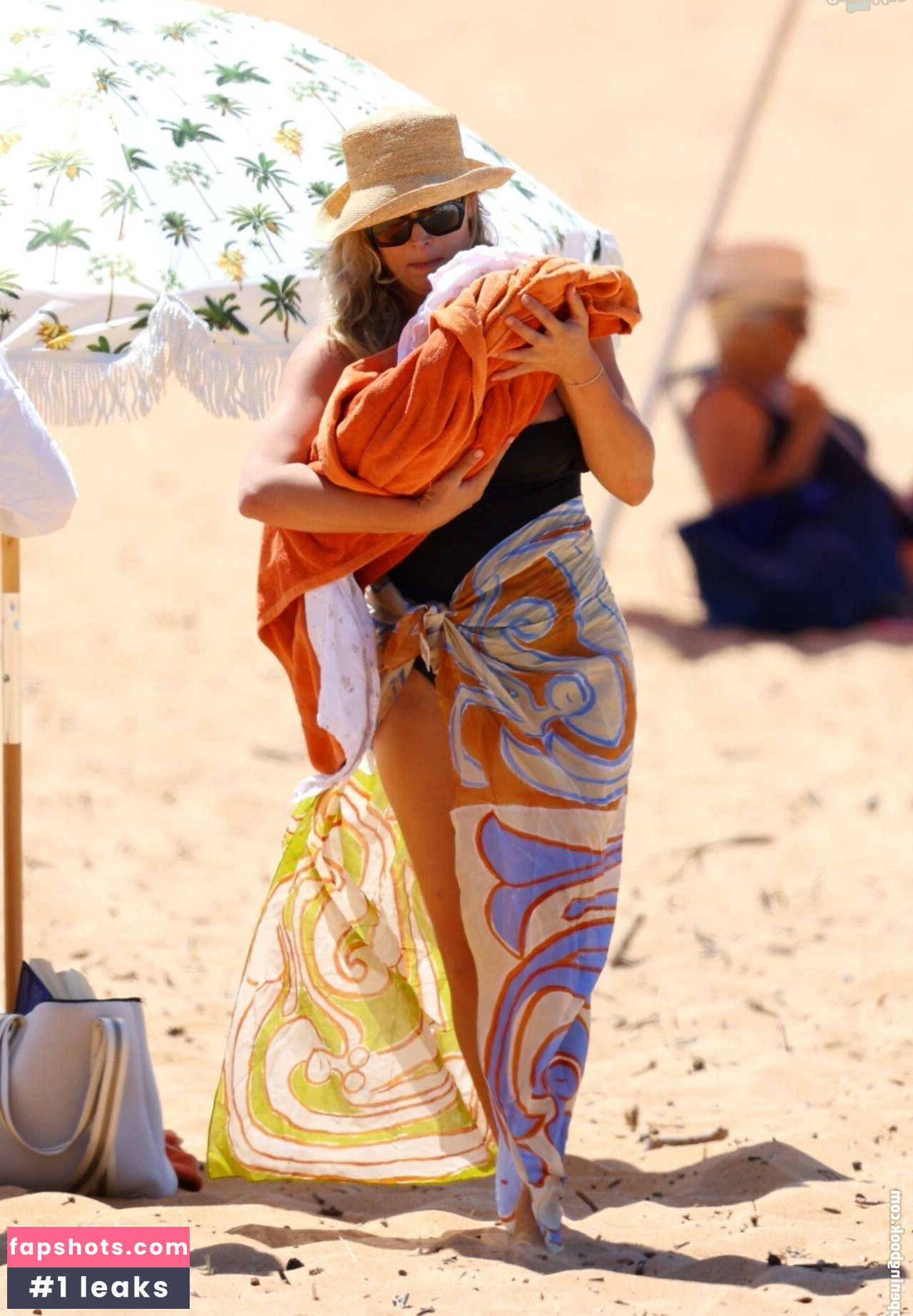 Holly Kingston gallery photo #9