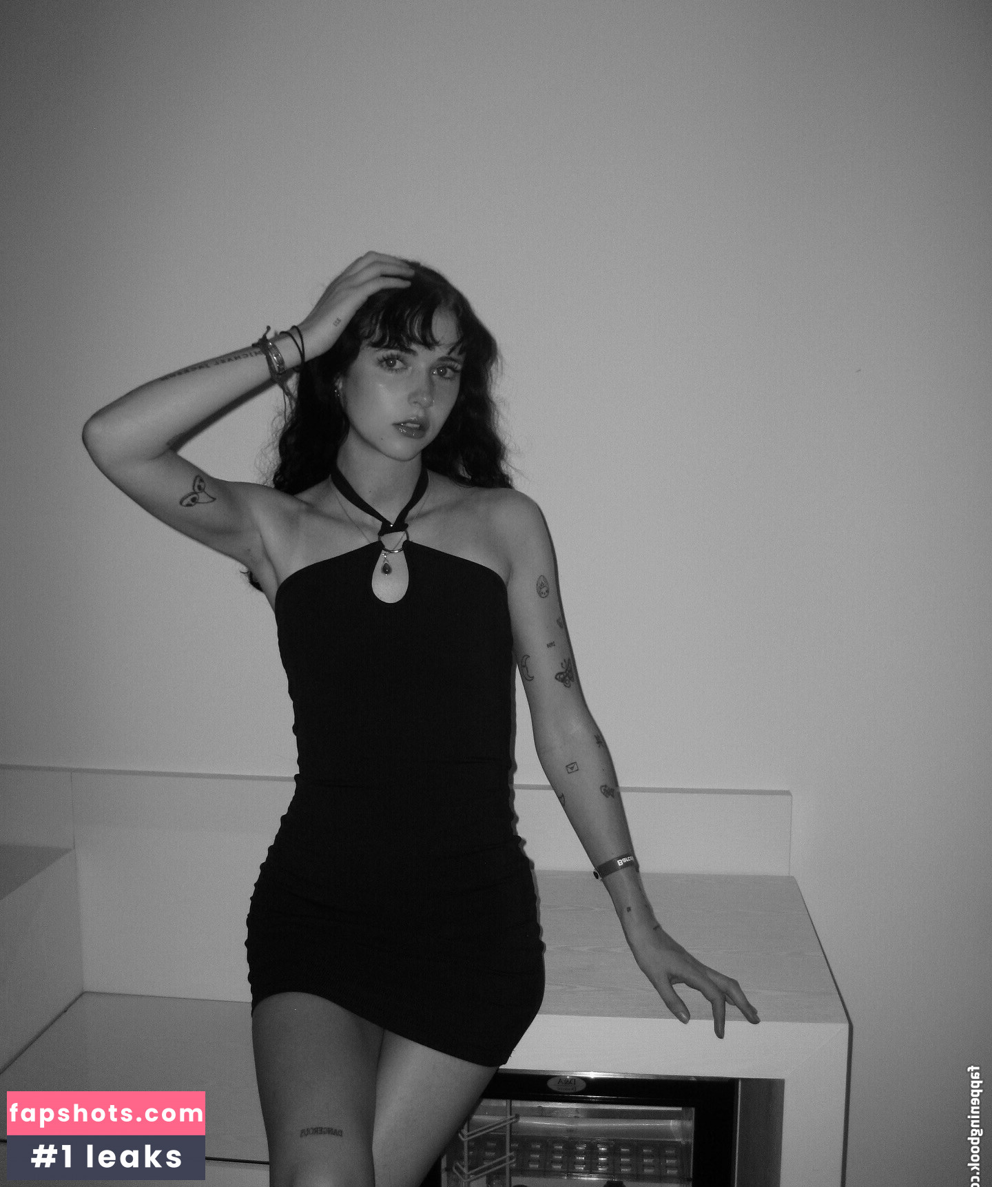 Holly Laing Nude Leaks OnlyFans Photos #3 - LeakJerk