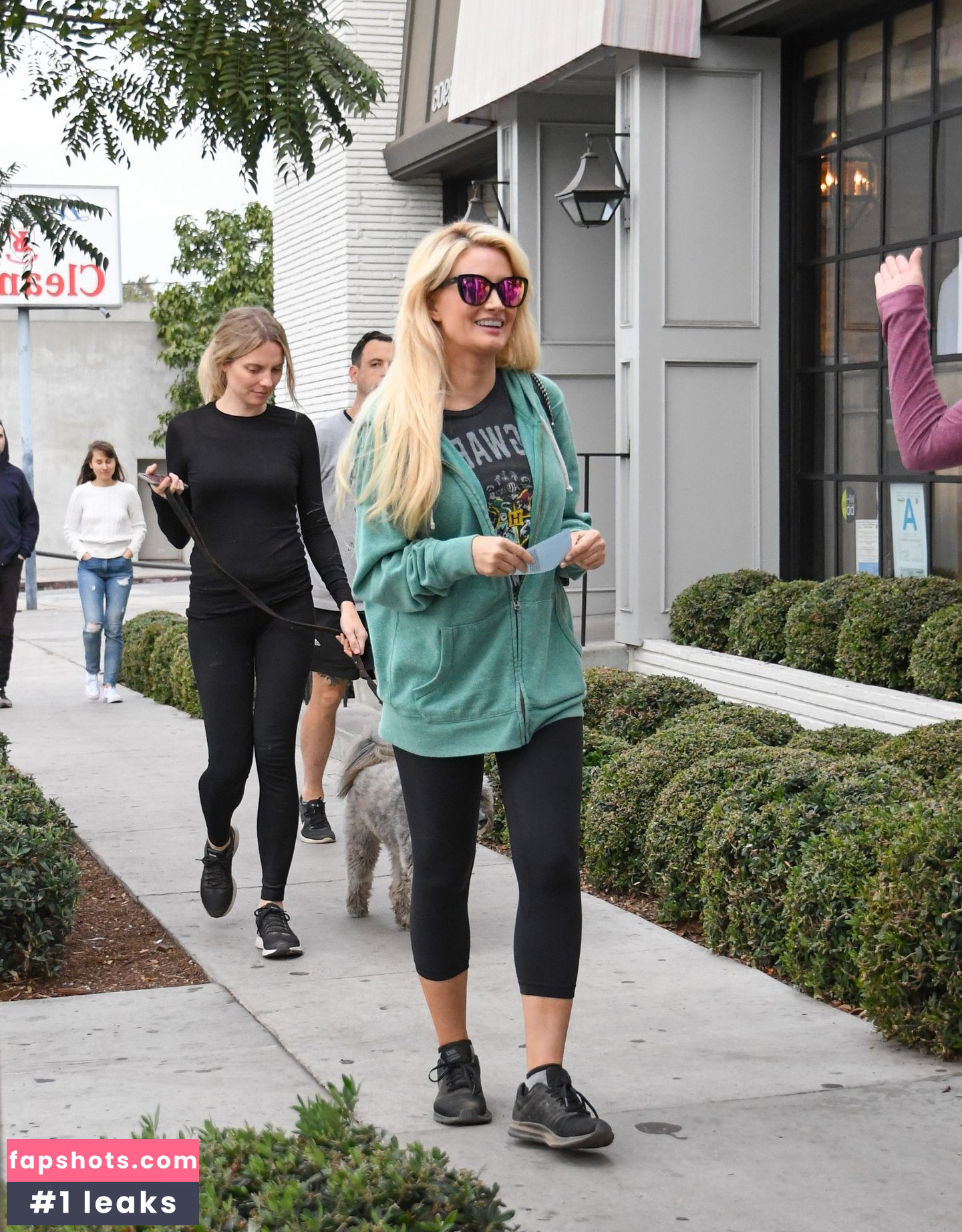 Holly Madison gallery photo #167