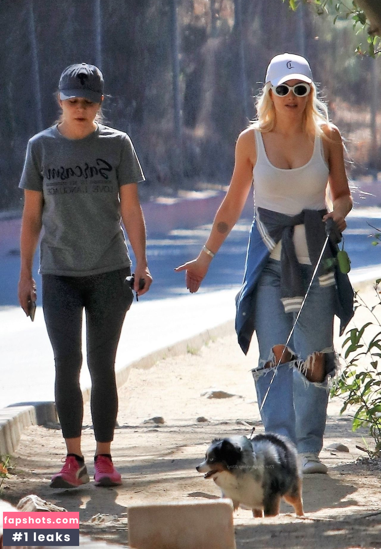 Holly Madison gallery photo #172