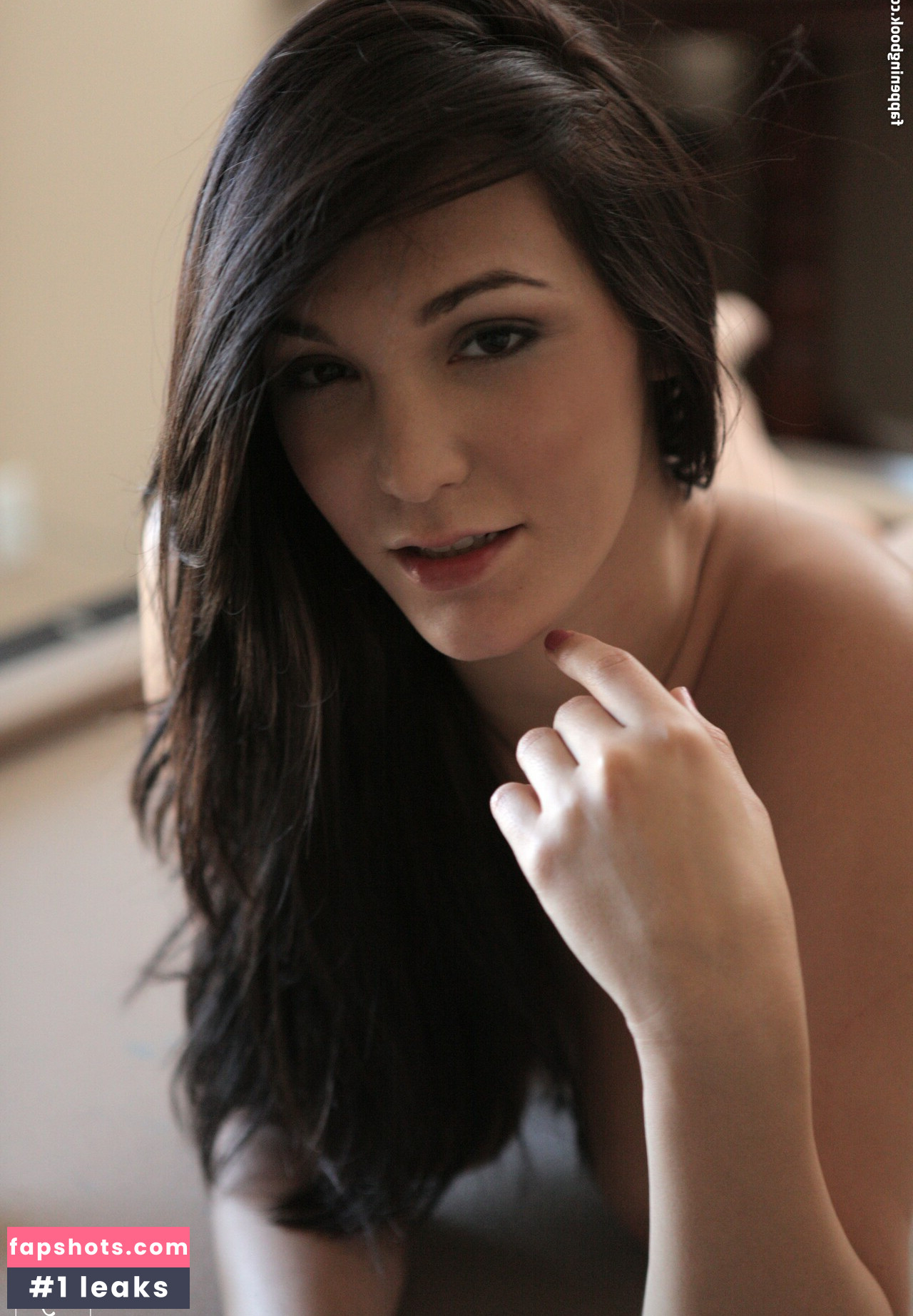 Holly Michaels gallery photo #53