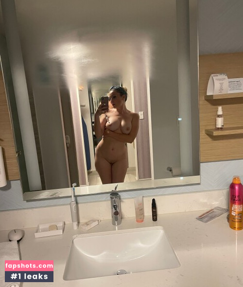 Holly Wolf gallery photo #1978