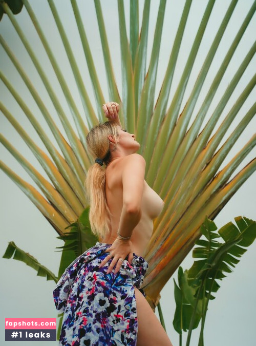 Holly Wolf gallery photo #2110