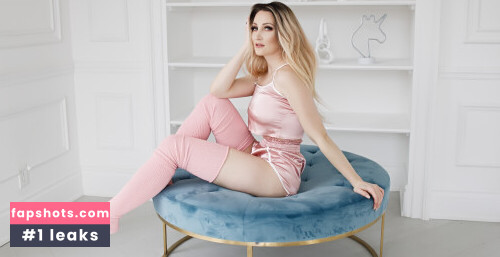 Holly Wolf gallery photo #2791