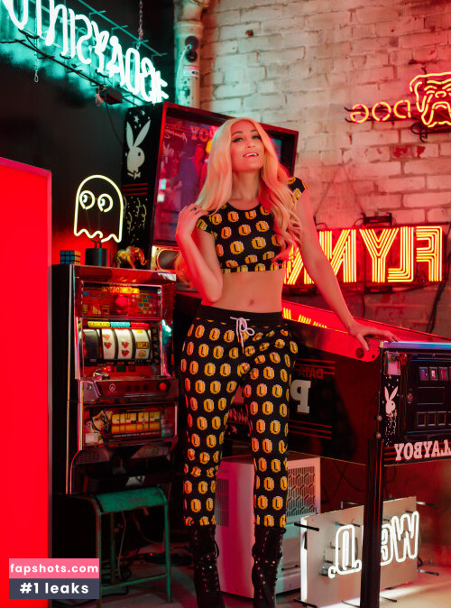 Holly Wolf gallery photo #3017