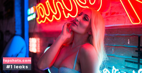 Holly Wolf gallery photo #3054