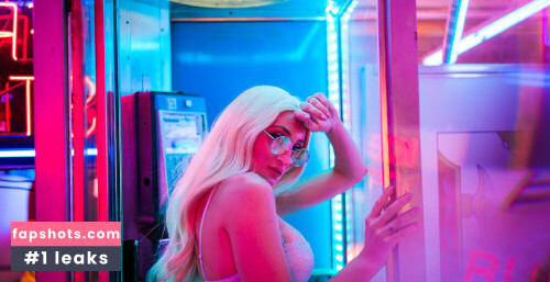 Holly Wolf gallery photo #3068