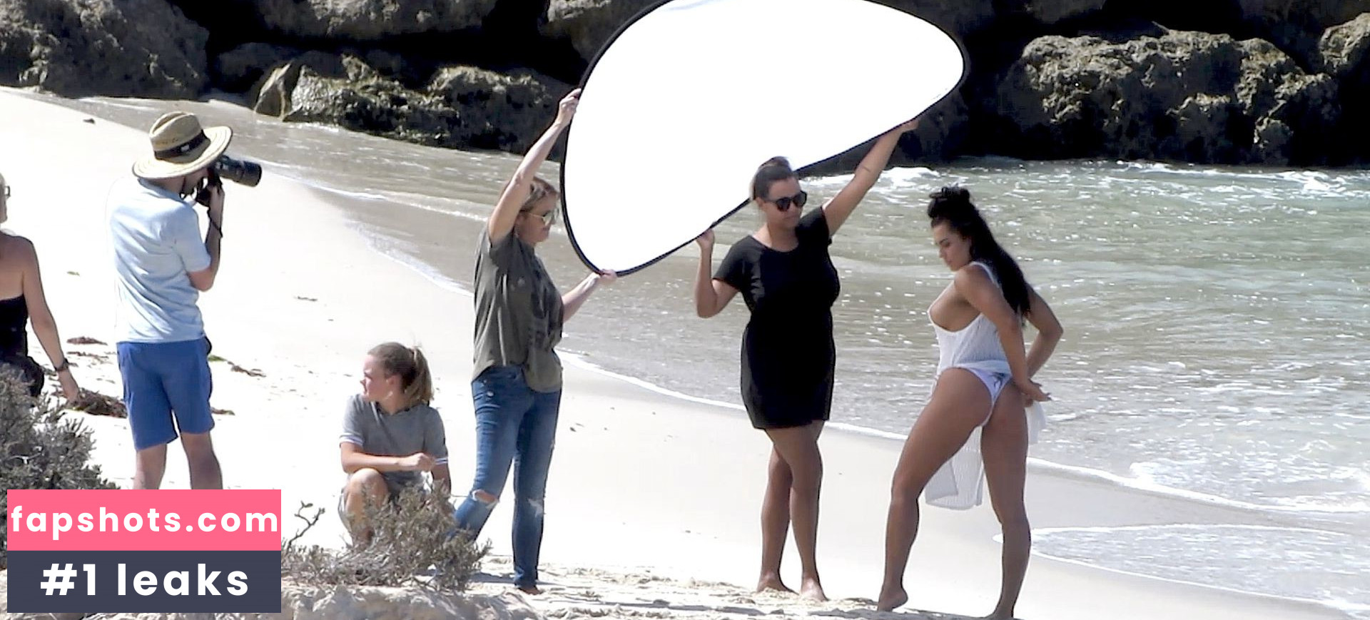 Holly Young gallery photo #11