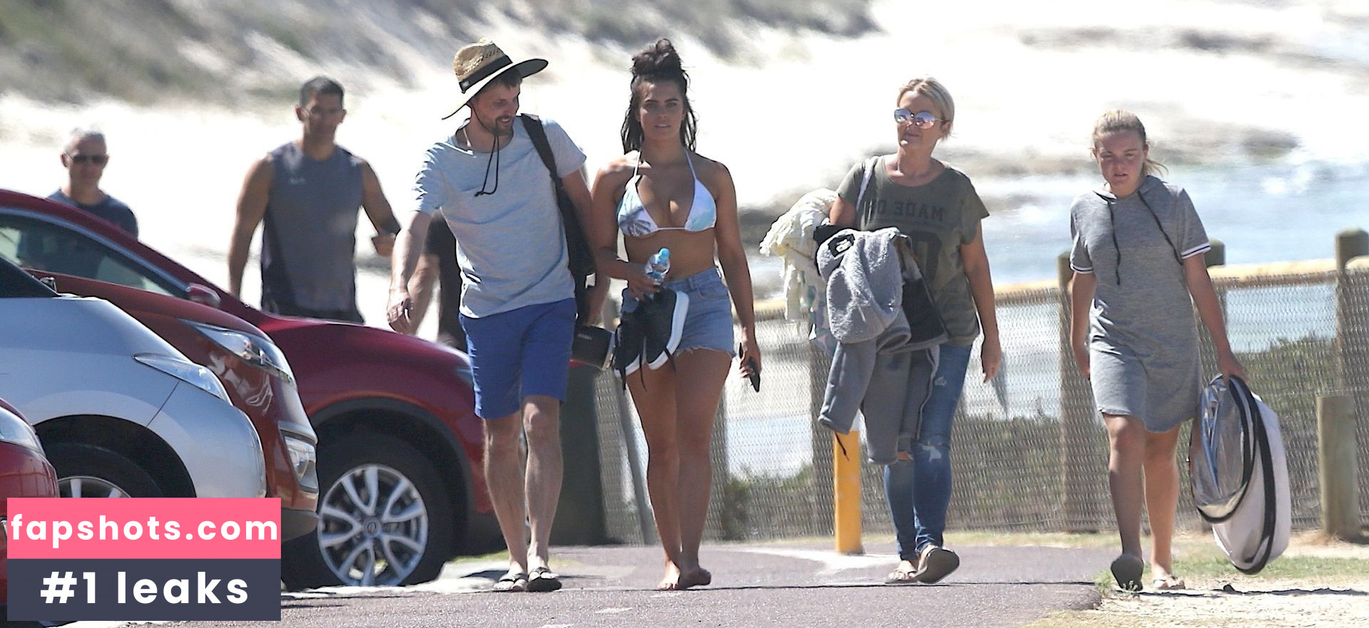 Holly Young gallery photo #40