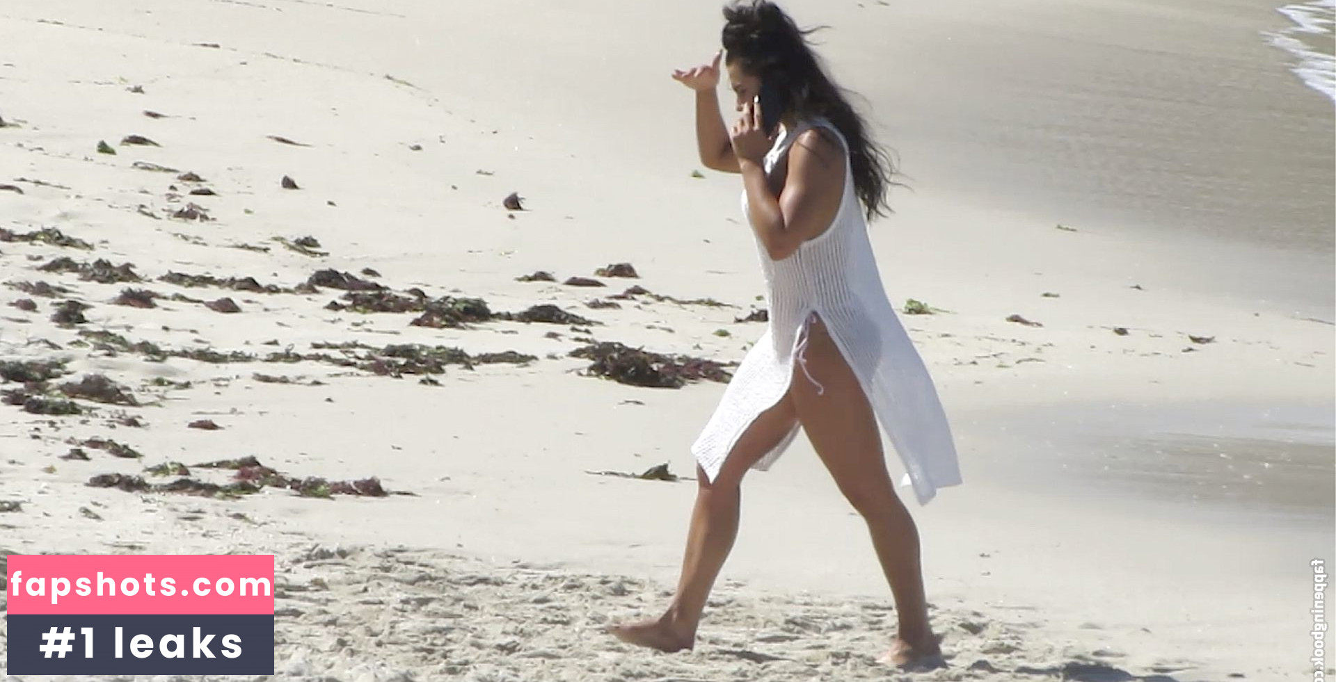 Holly Young gallery photo #5