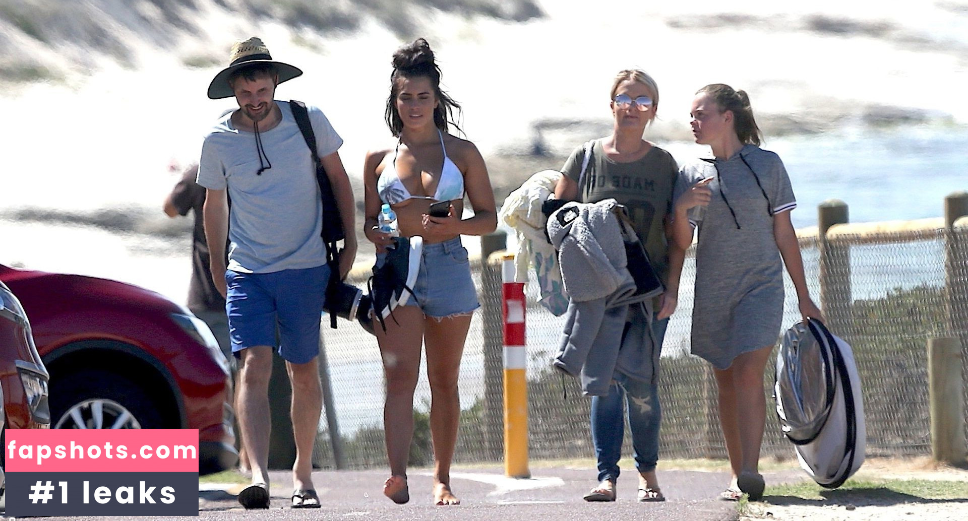 Holly Young gallery photo #41