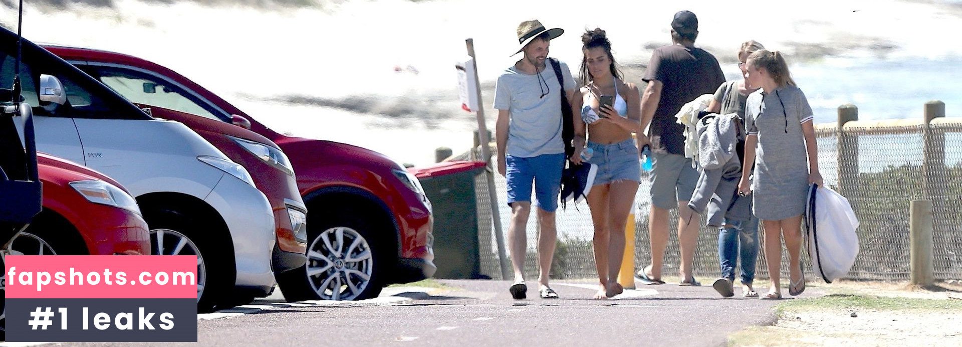 Holly Young gallery photo #48