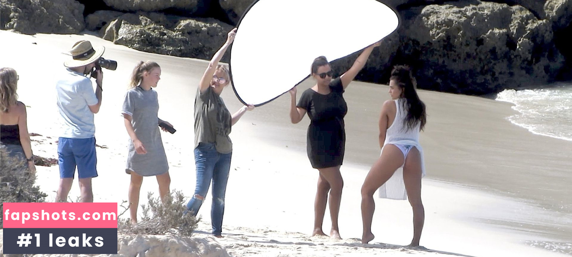 Holly Young gallery photo #9