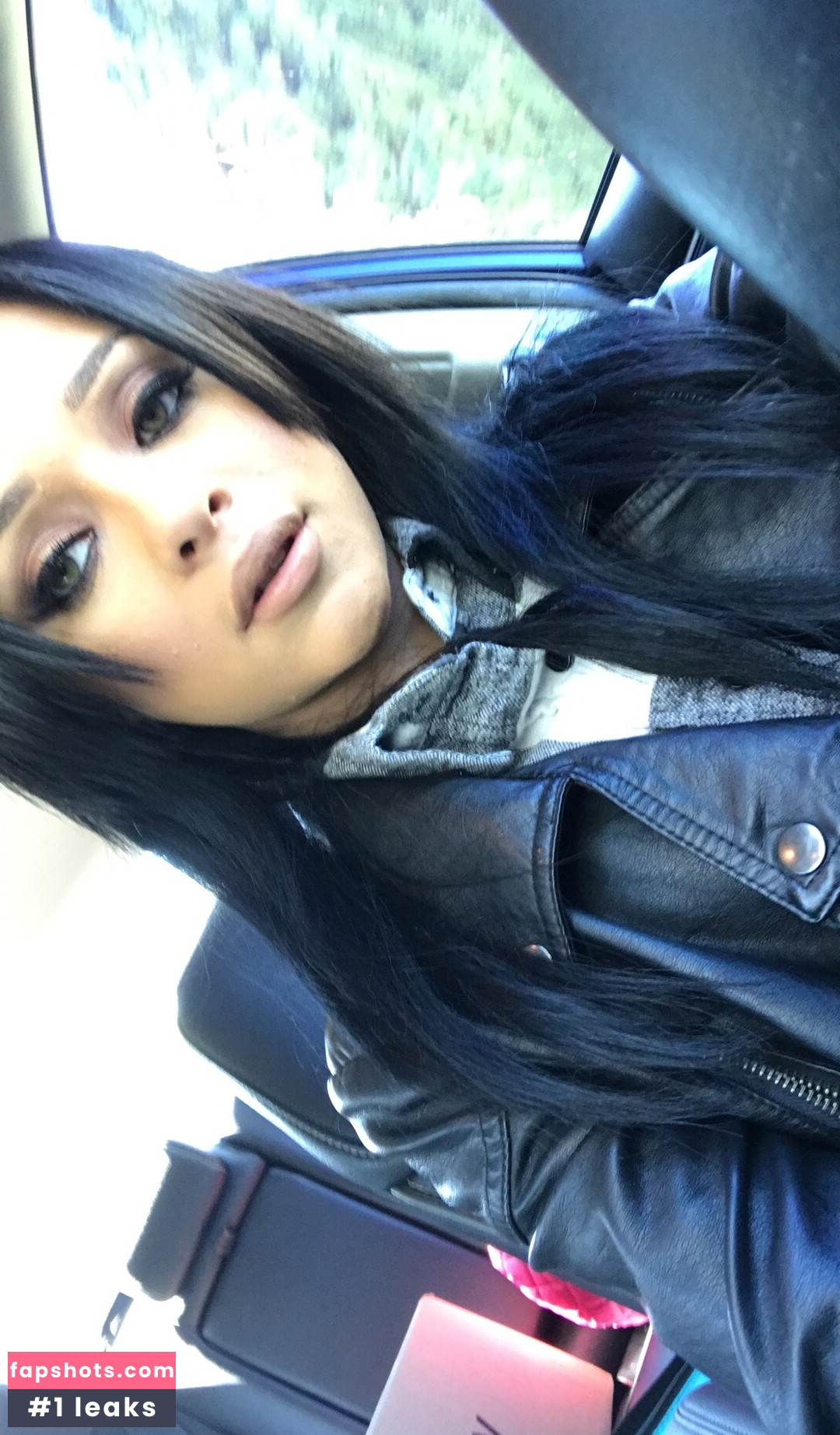 hollyhendrix_ gallery photo #12