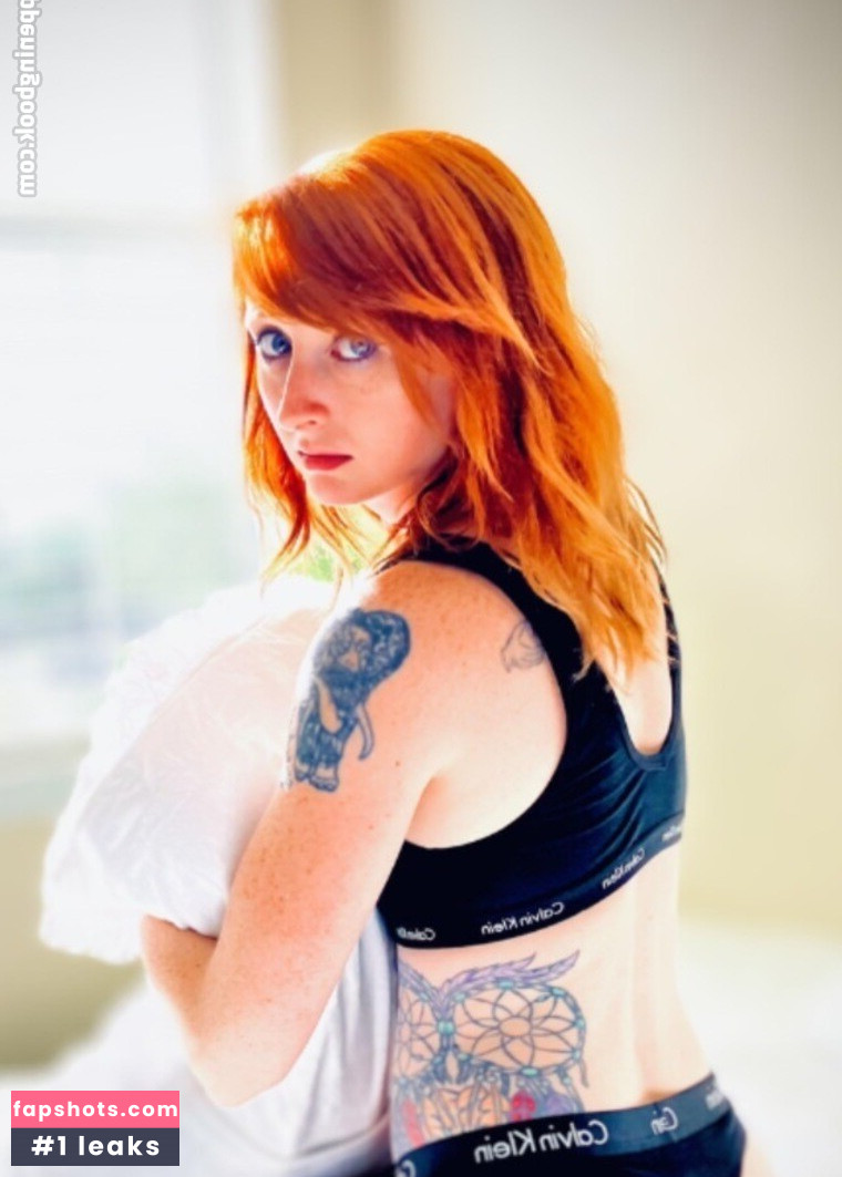 Hollyjaye gallery photo #13