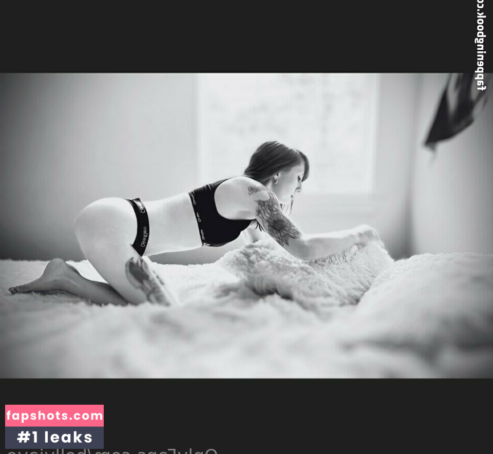 Hollyjaye gallery photo #8