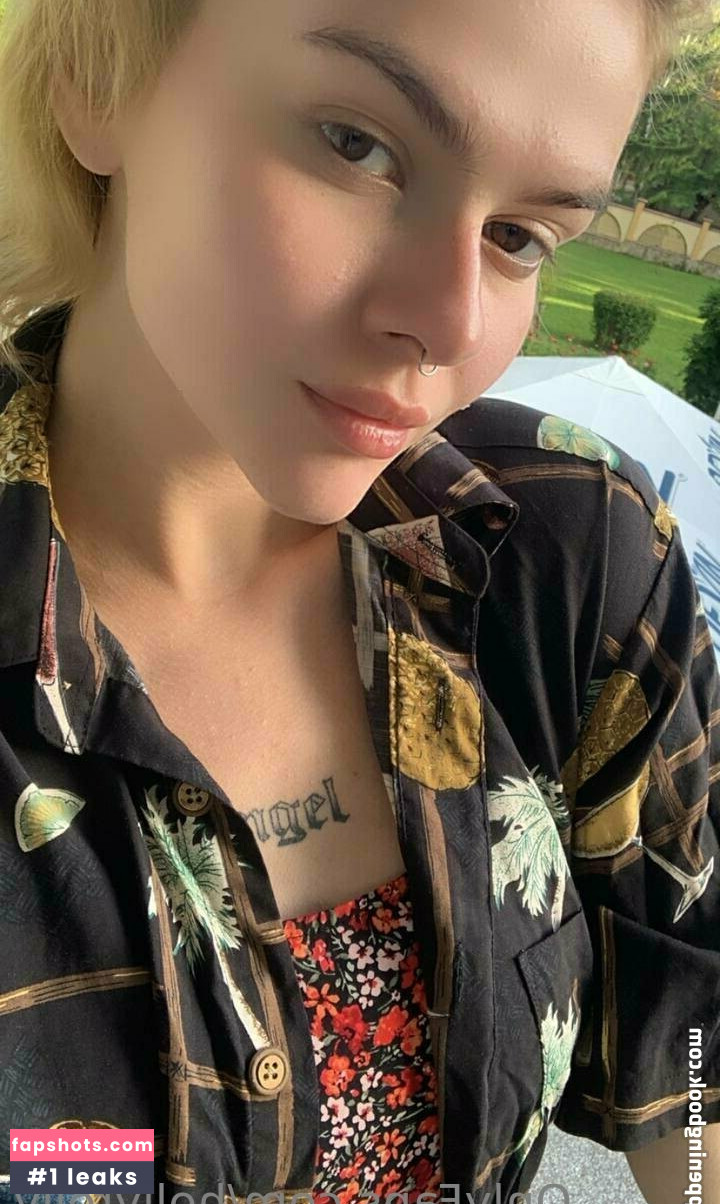 hollyrolly gallery photo #3