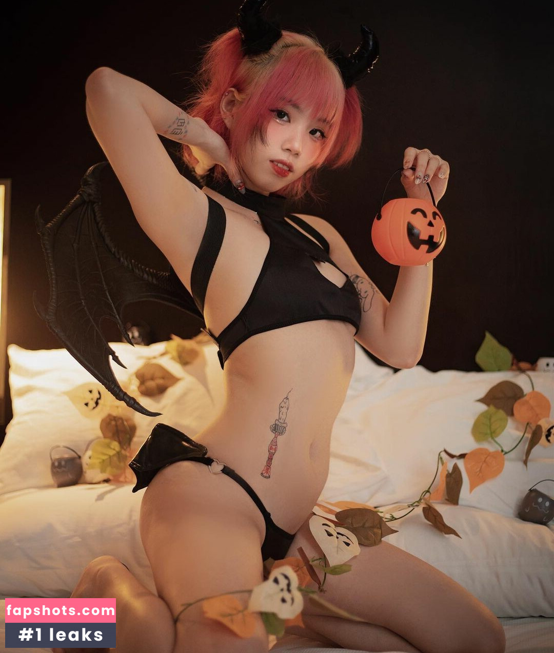 holo.saxual gallery photo #4