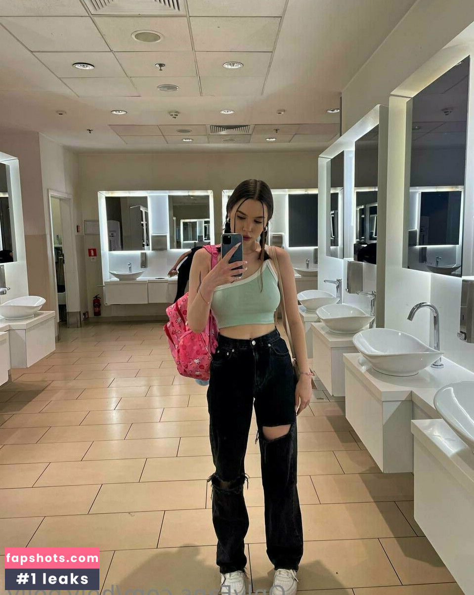 holy.polly gallery photo #38