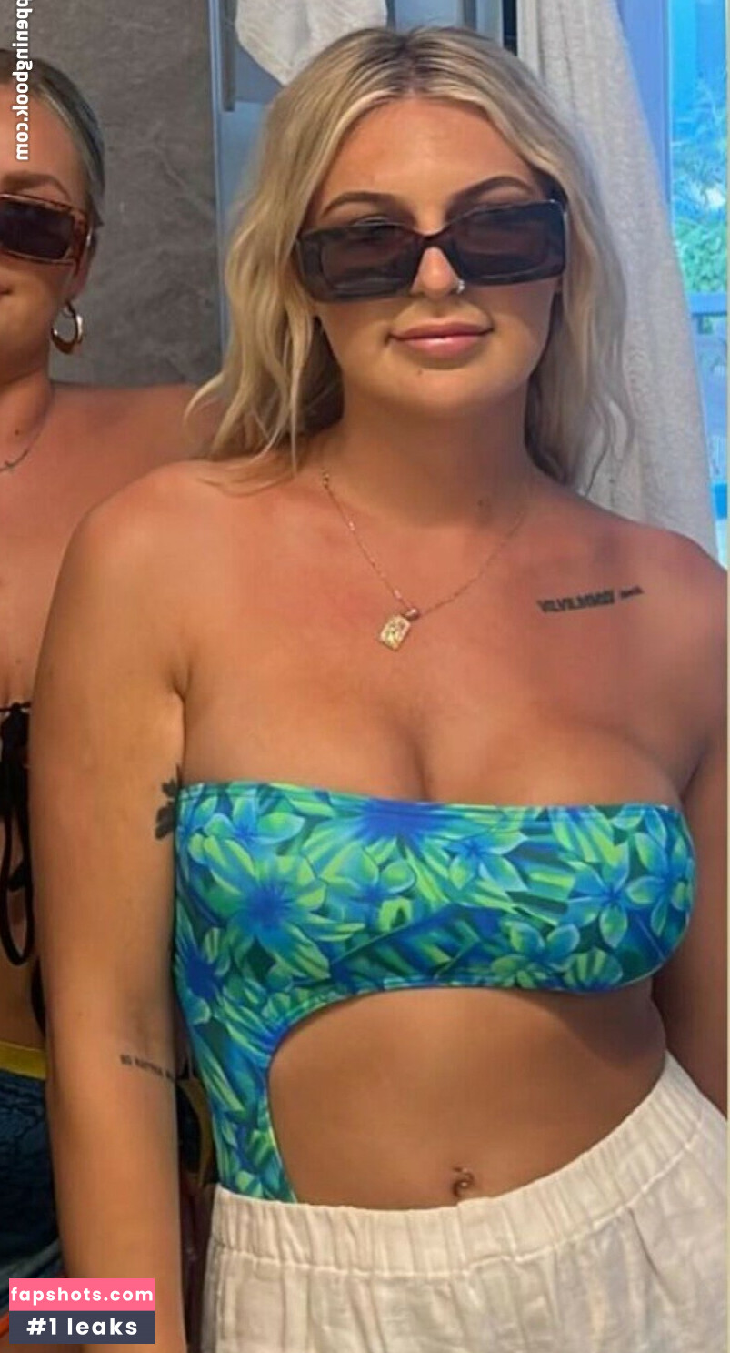 holzieee Nude Leaks OnlyFans Photos #8 - LeakJerk