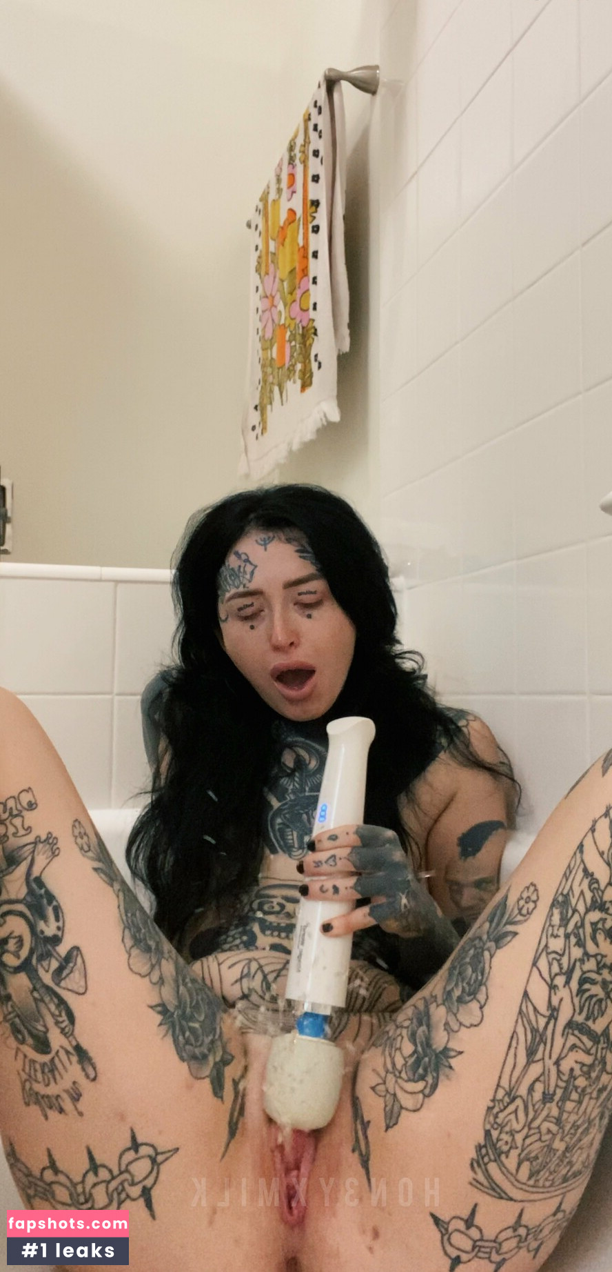 Hon3yxmilk gallery photo #40