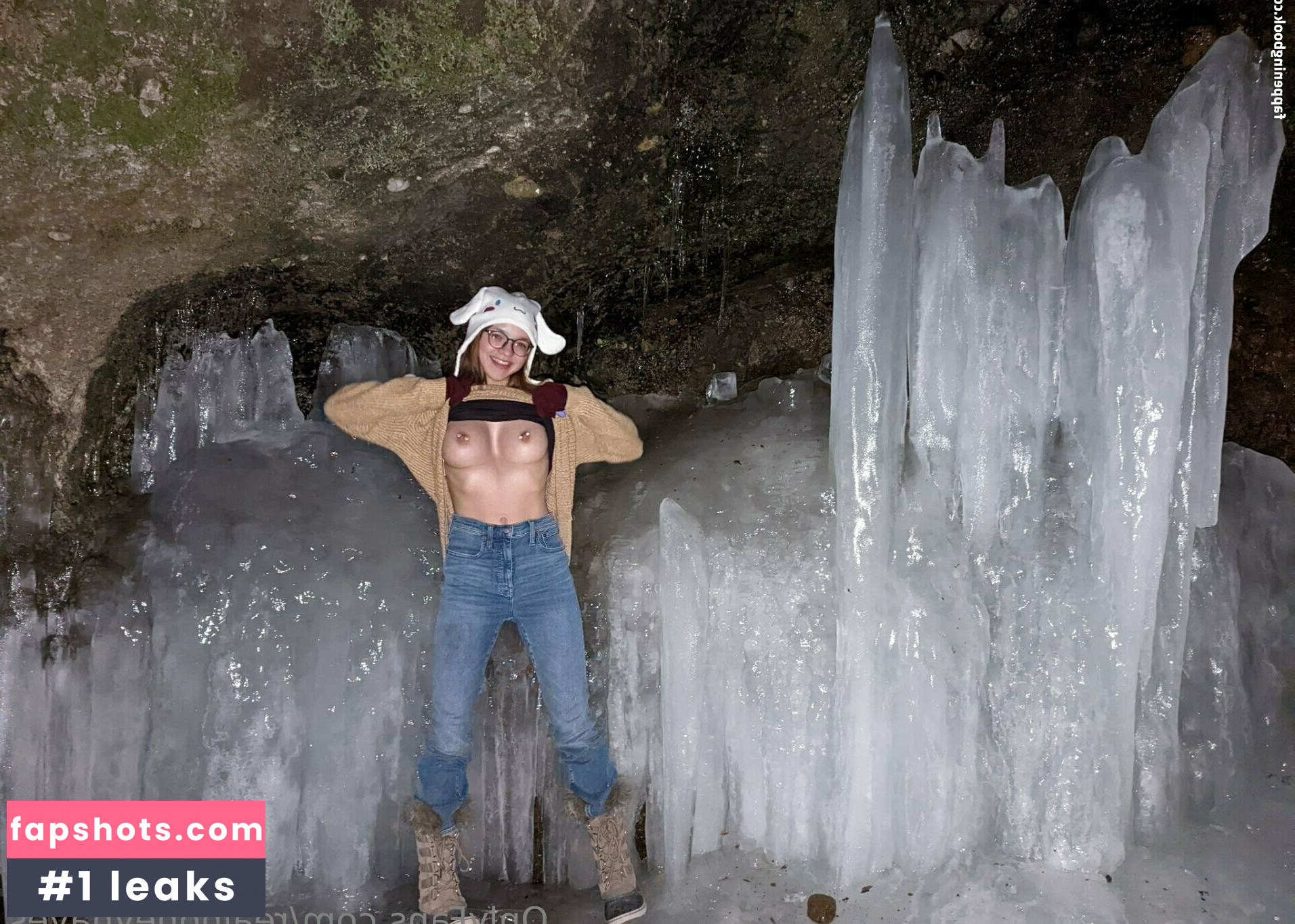 Honey Hayes gallery photo #24