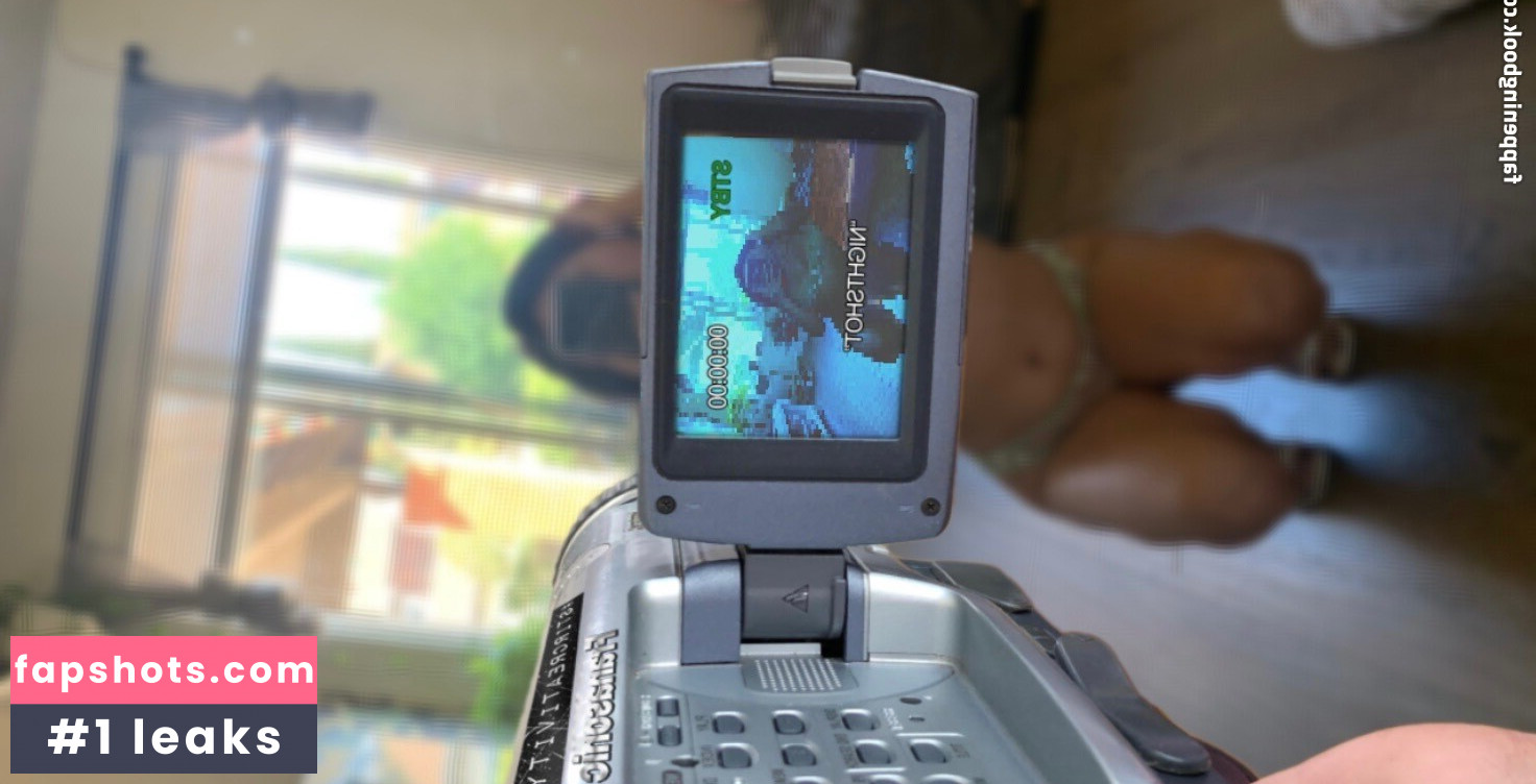 Honeybabey nude babe gallery