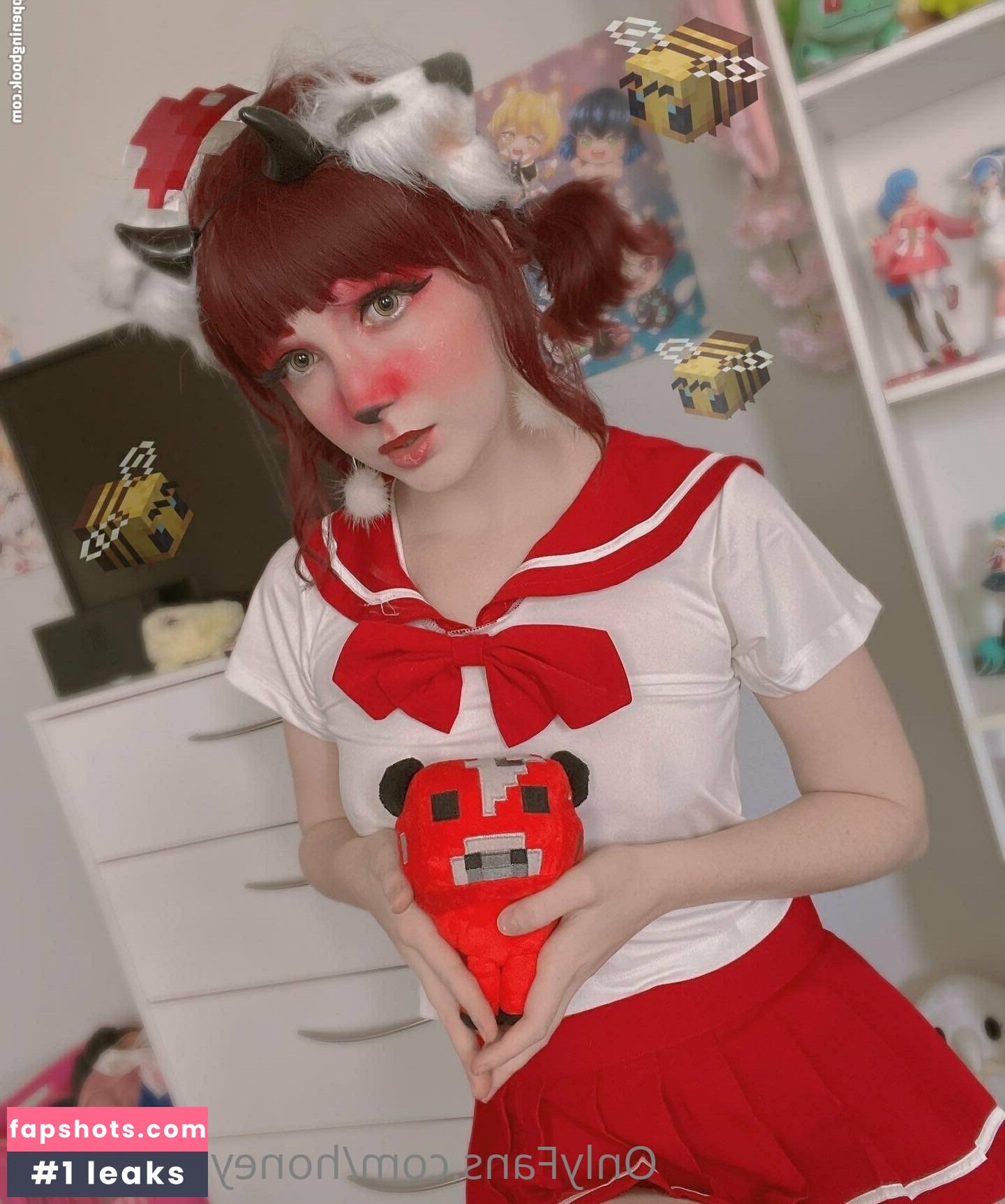 Honeybunnycos gallery photo #43