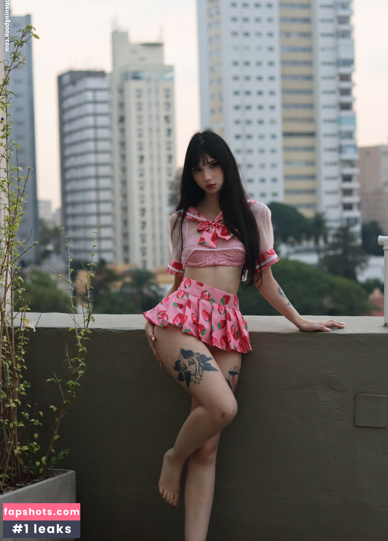 Honeylol gallery photo #35