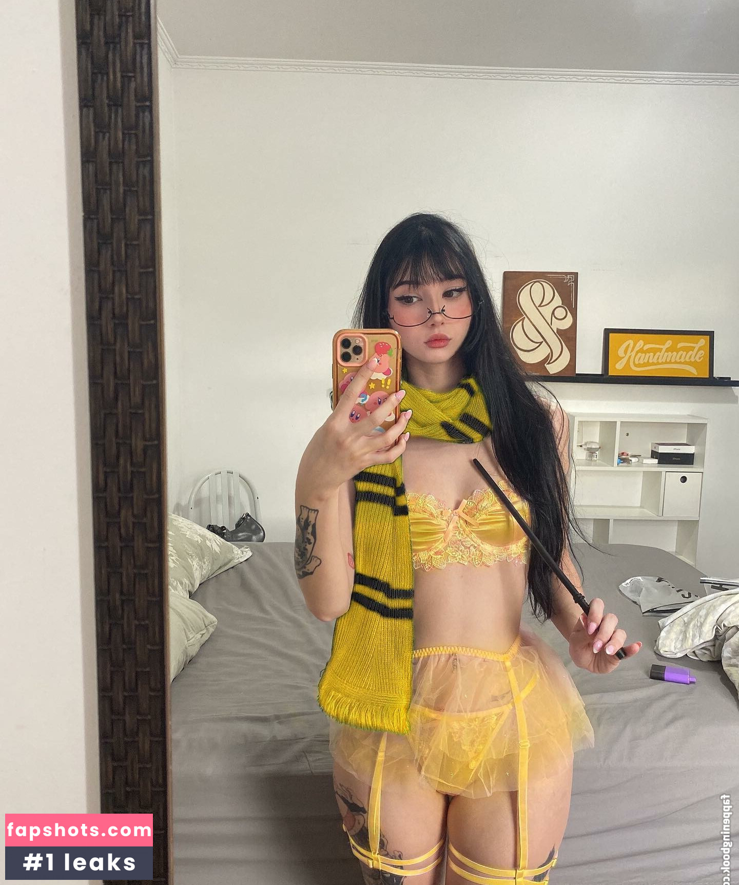 Honeylol gallery photo #10