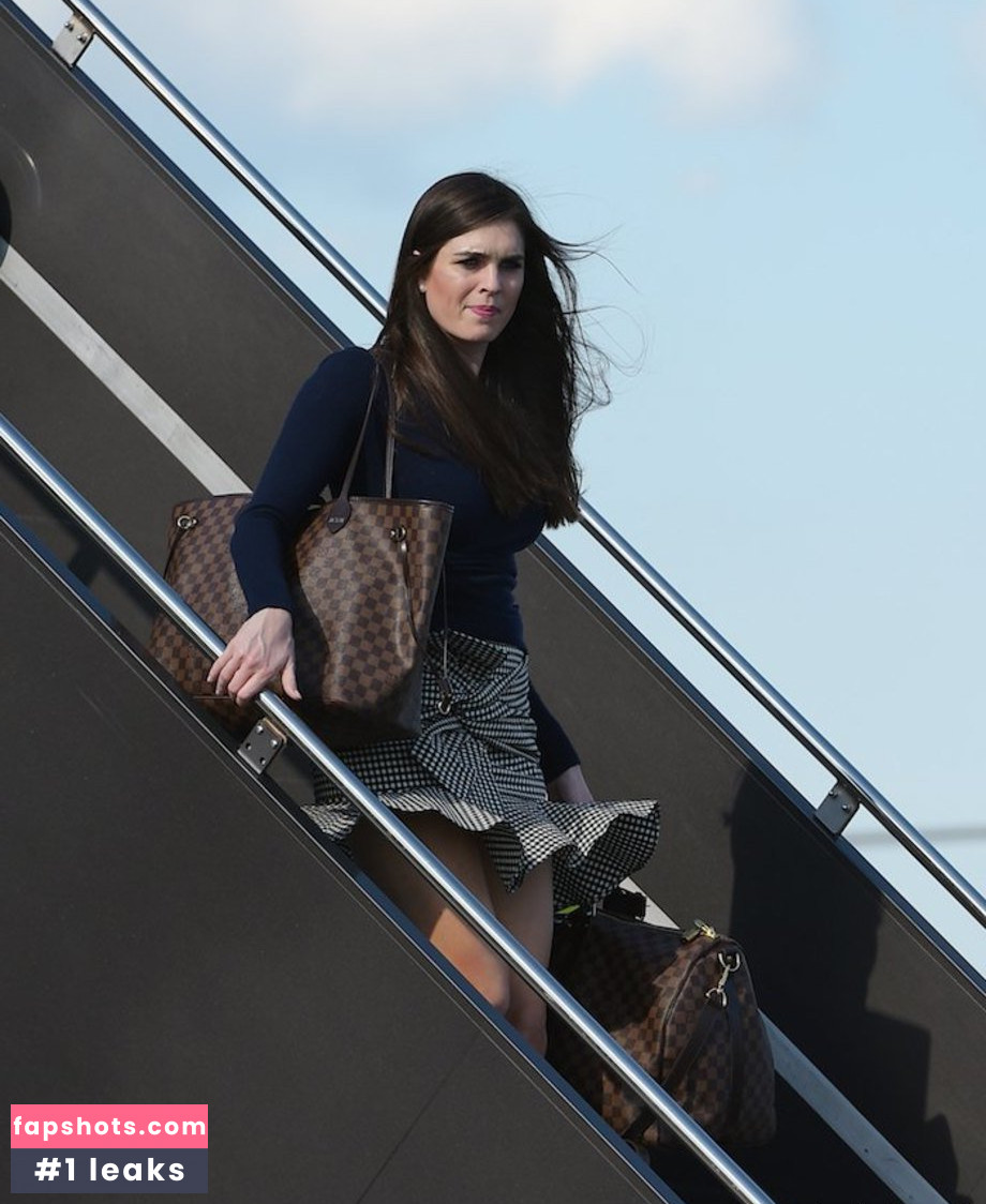 Hope Hicks gallery photo #4