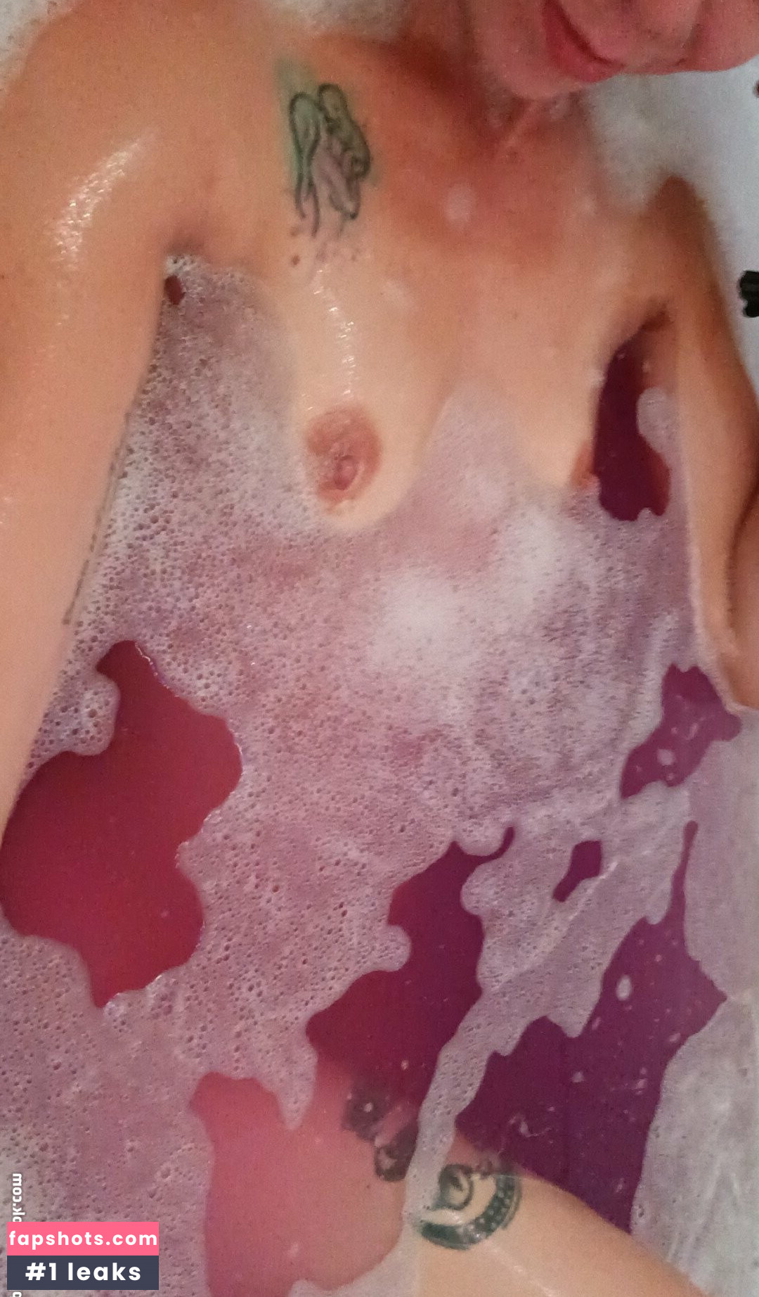 hornychen95 gallery photo #4