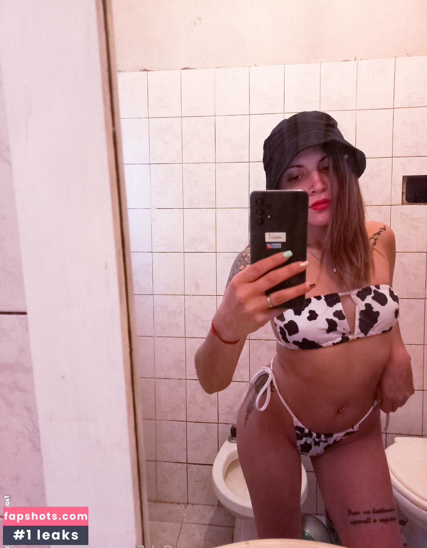 hornylatina26 gallery photo #20