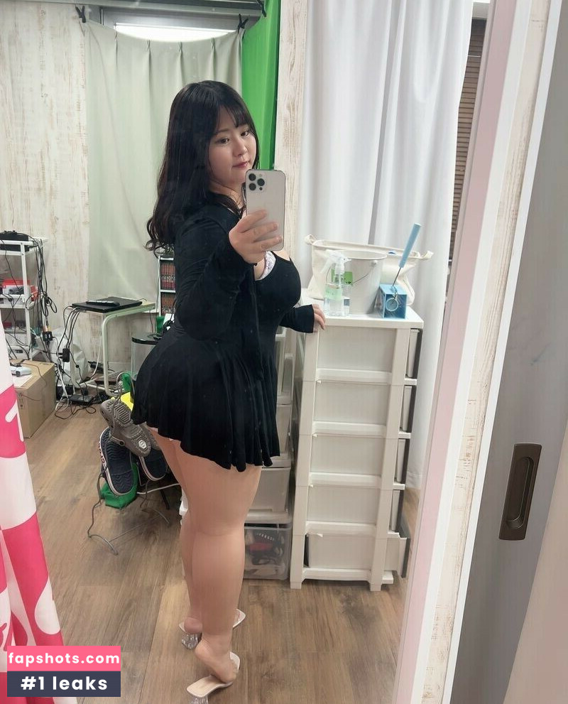 Hoshino Ume gallery photo #13