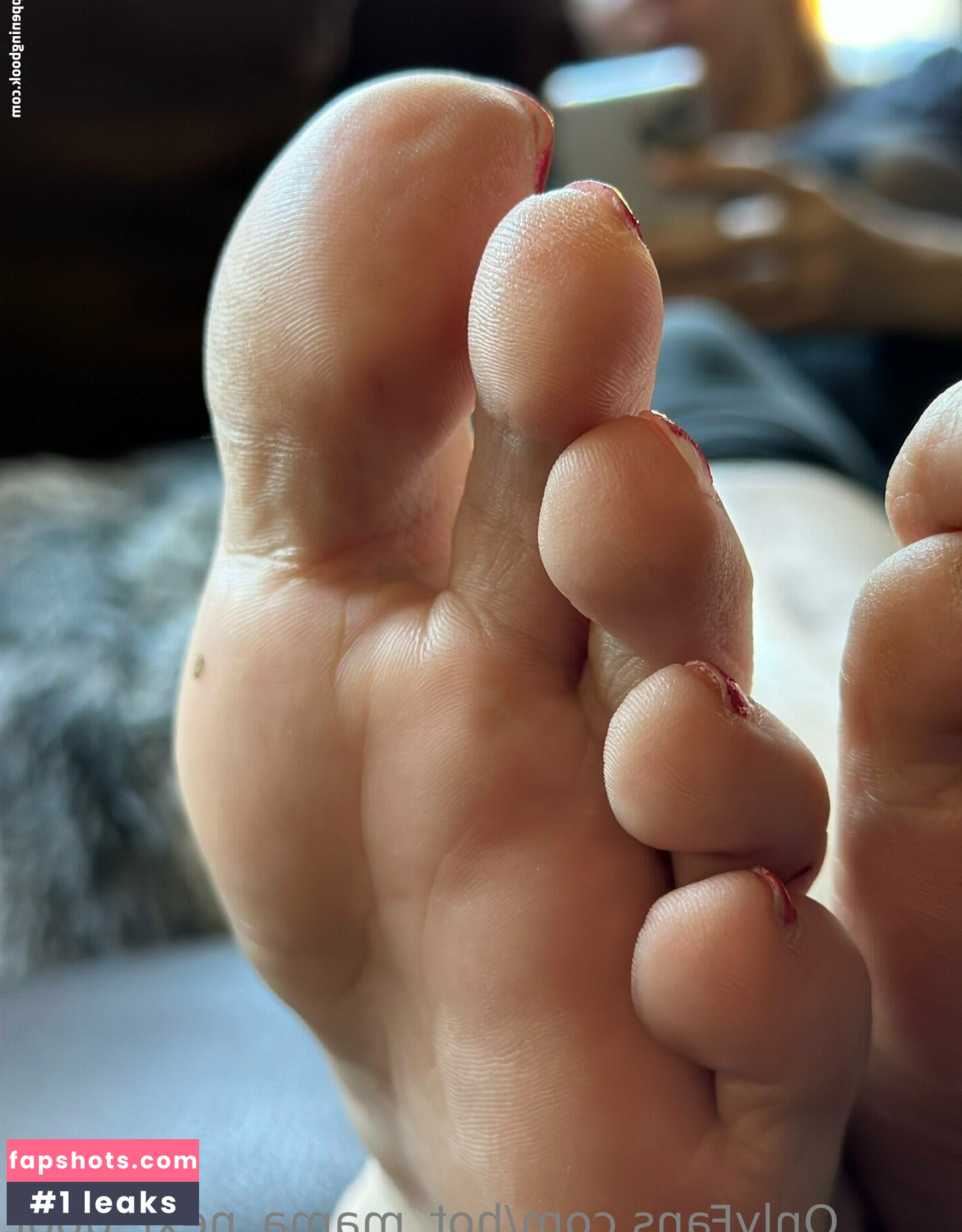 hot_mama_next_door gallery photo #4